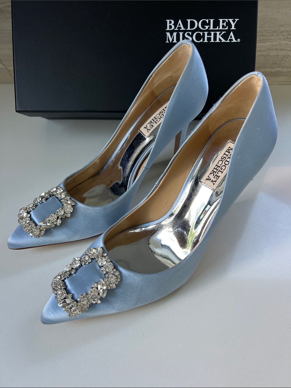 Badgley Mischka cher crystal buckle pointed toe light azure blue pumps heels 9